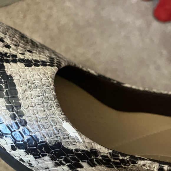 Clark’s snakeskin heels! - Picture 5 of 10